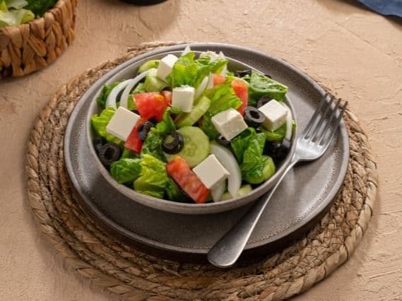 سلطة يونانية